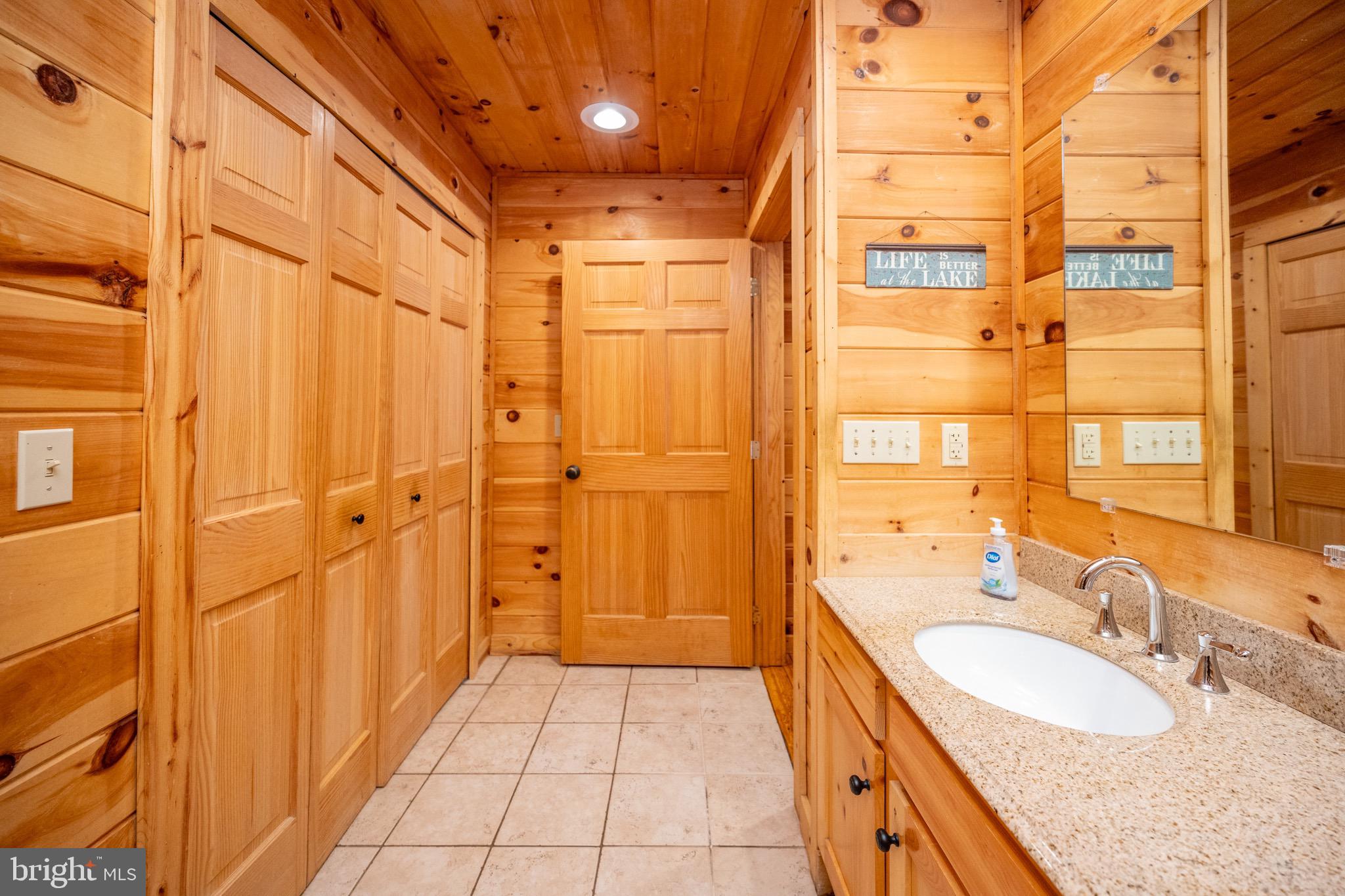 YELLOWSTONE VILLAGE - Residential