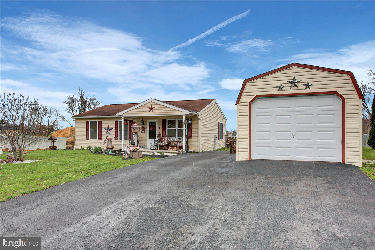 SOUTH MOUNTAIN ESTATES - Residential