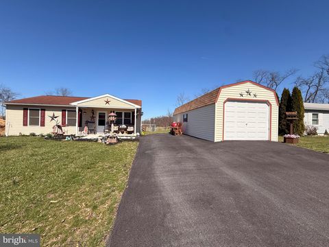 Photo of 39 Highland Ave, SHIPPENSBURG, PA 17257 (MLS # PACB2051962)