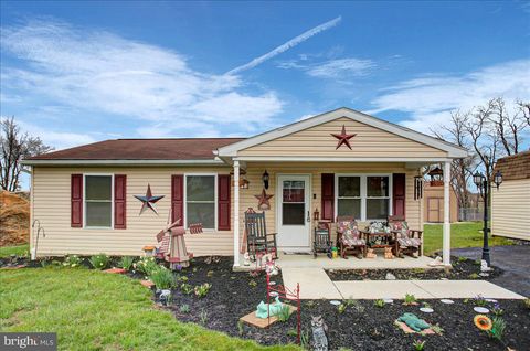 Homes For Sale - 39 Highland Avenue Ave<br/> SHIPPENSBURG, PA 17257