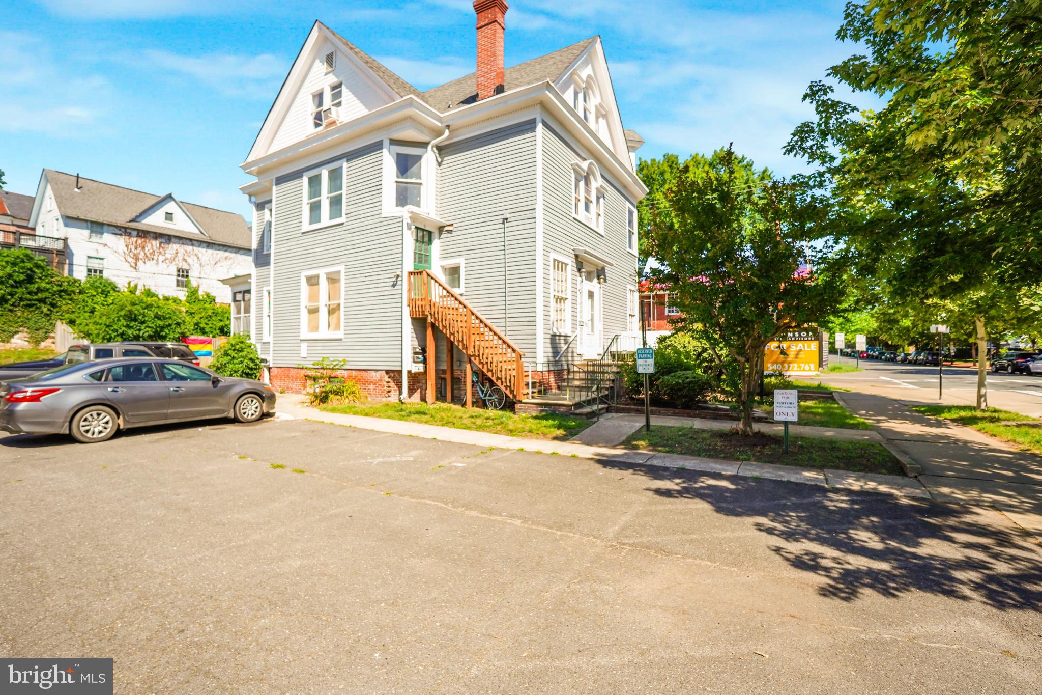 1122 CAROLINE STREET 1