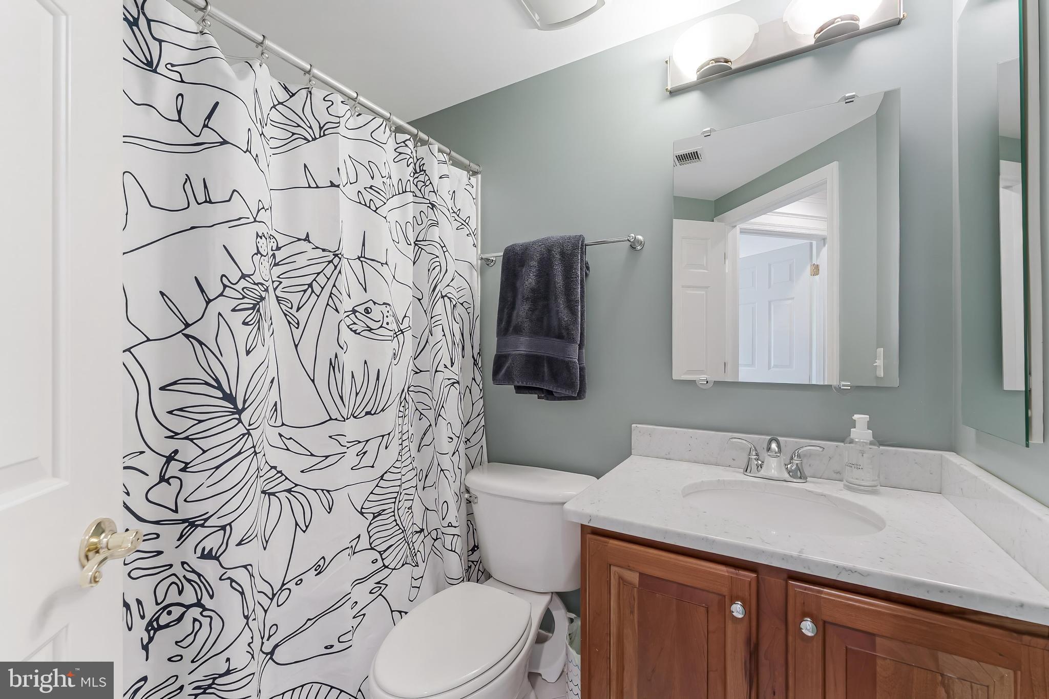 OLD TOWN CRESCENT - Residential