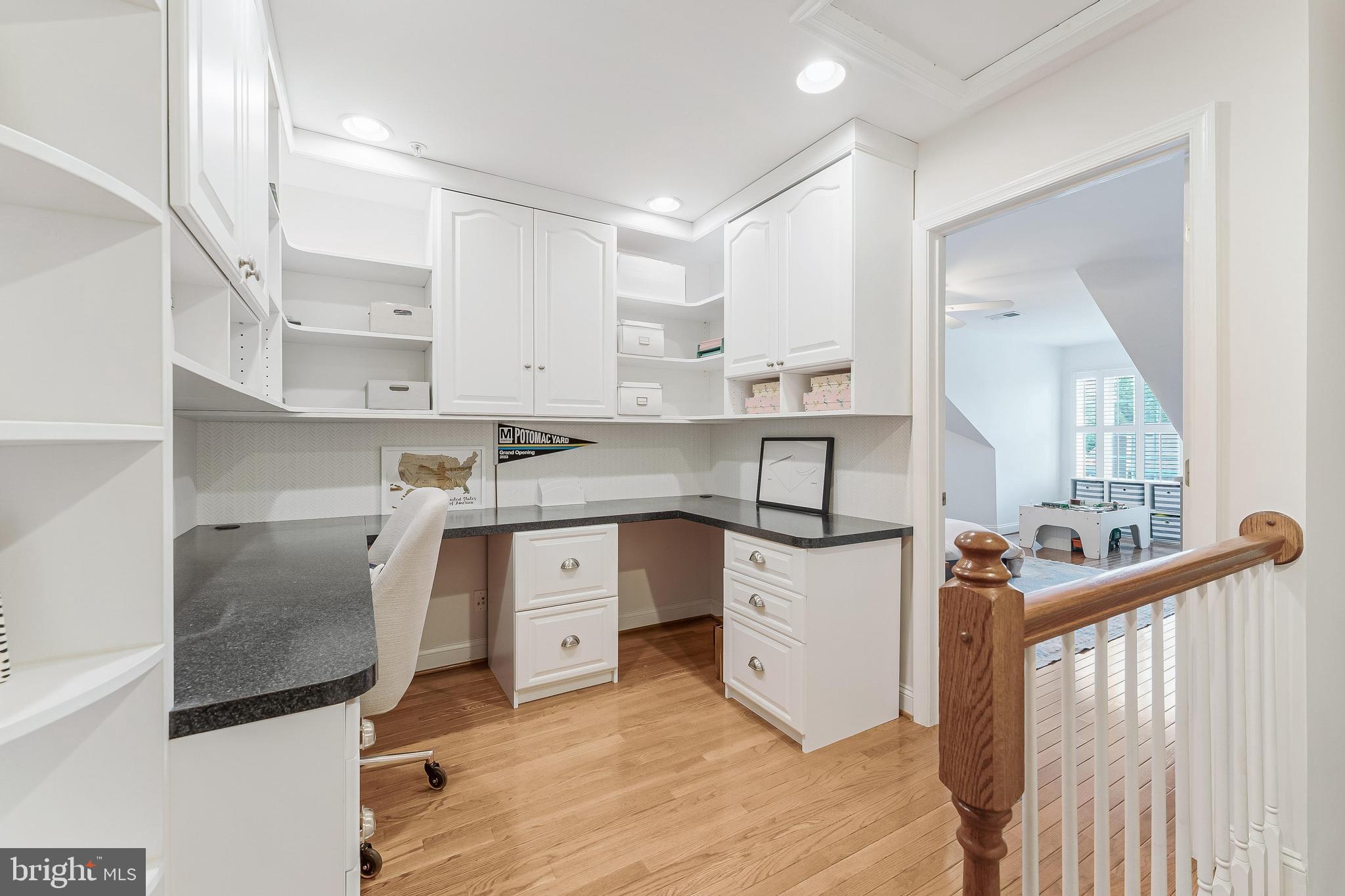 OLD TOWN CRESCENT - Residential