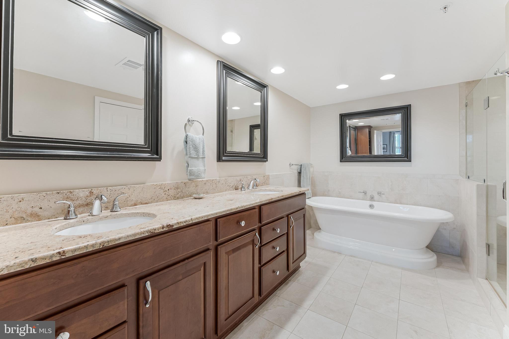 OLD TOWN CRESCENT - Residential