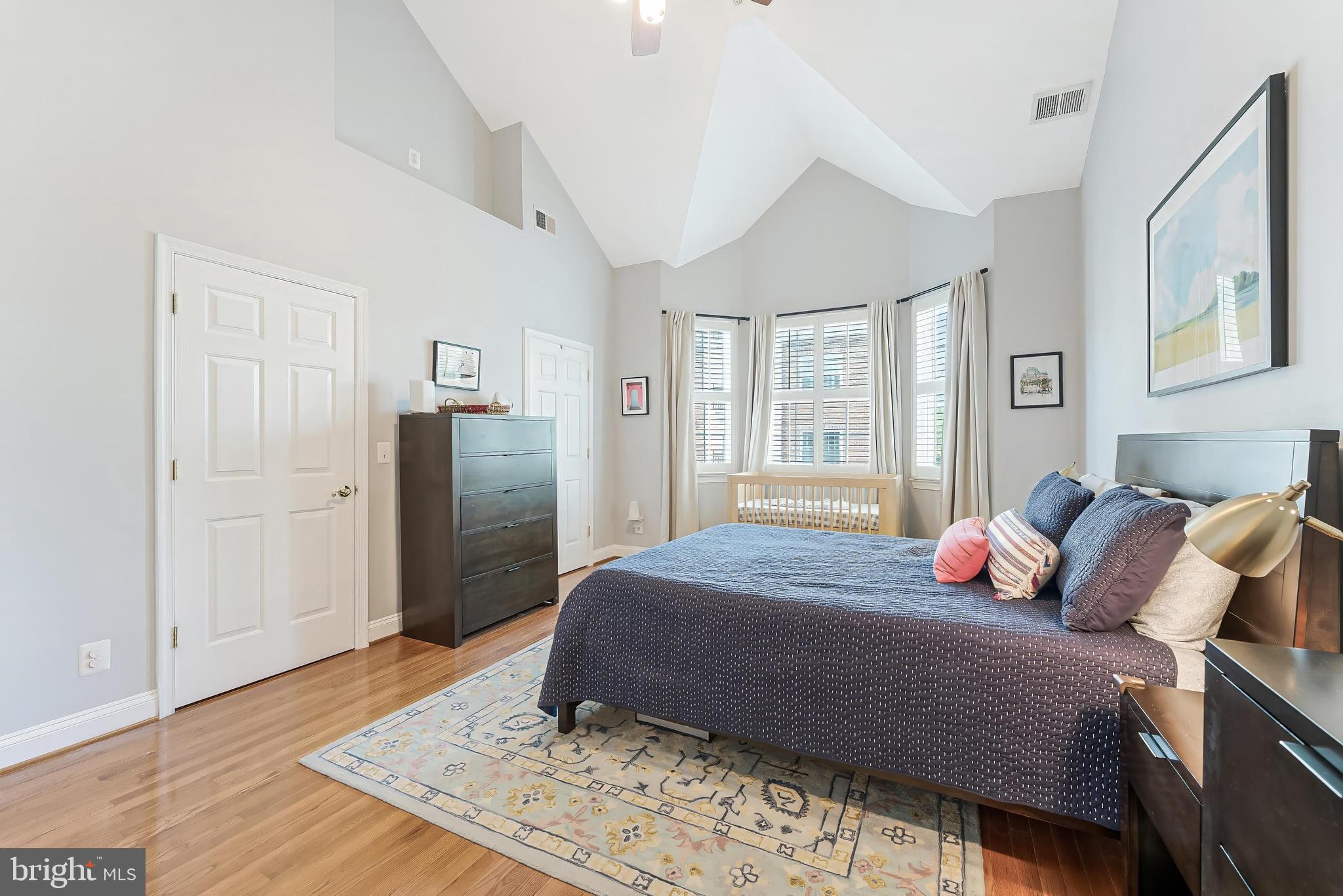 OLD TOWN CRESCENT - Residential