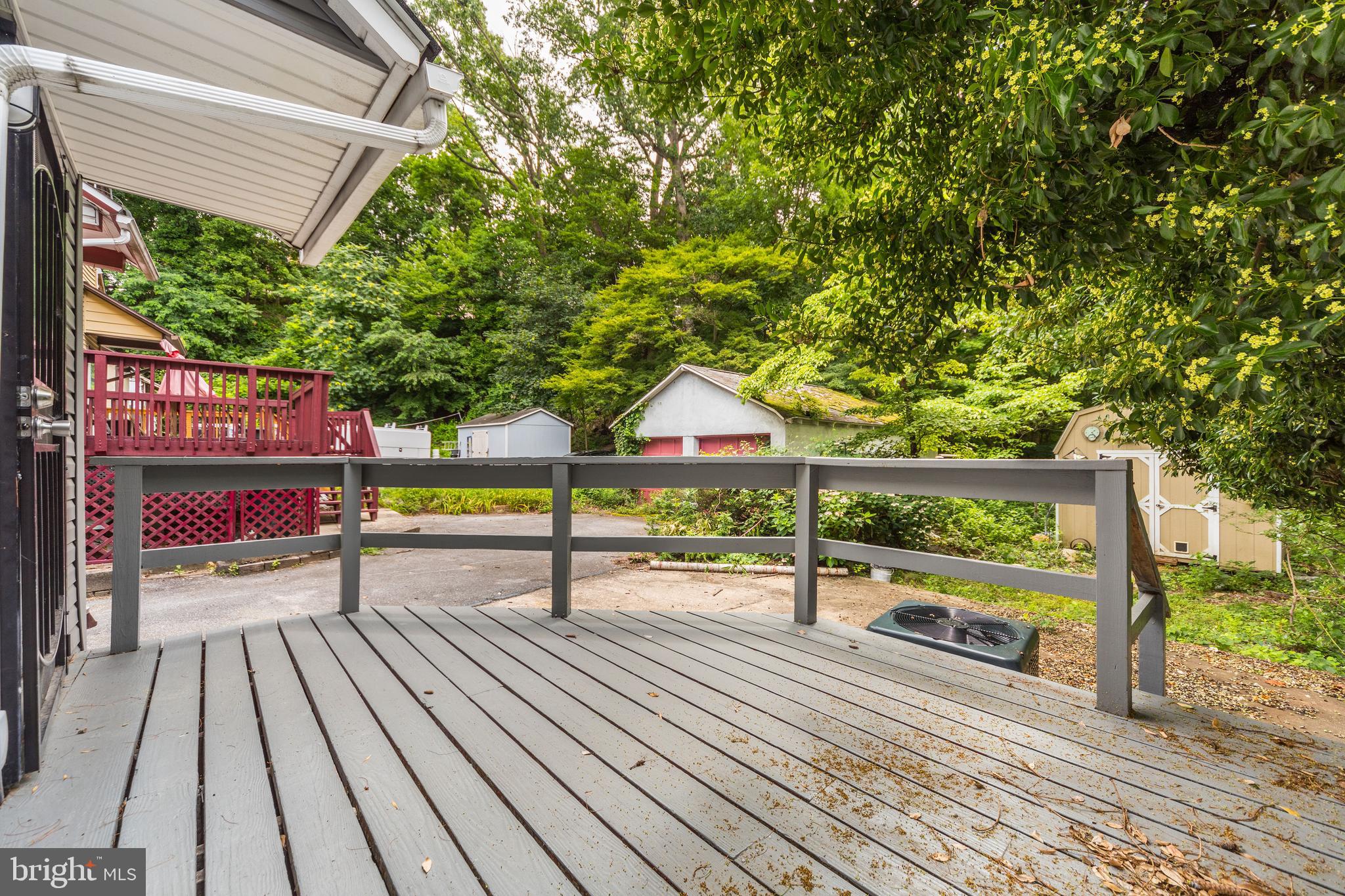 LANSDOWNE PARK - Residential