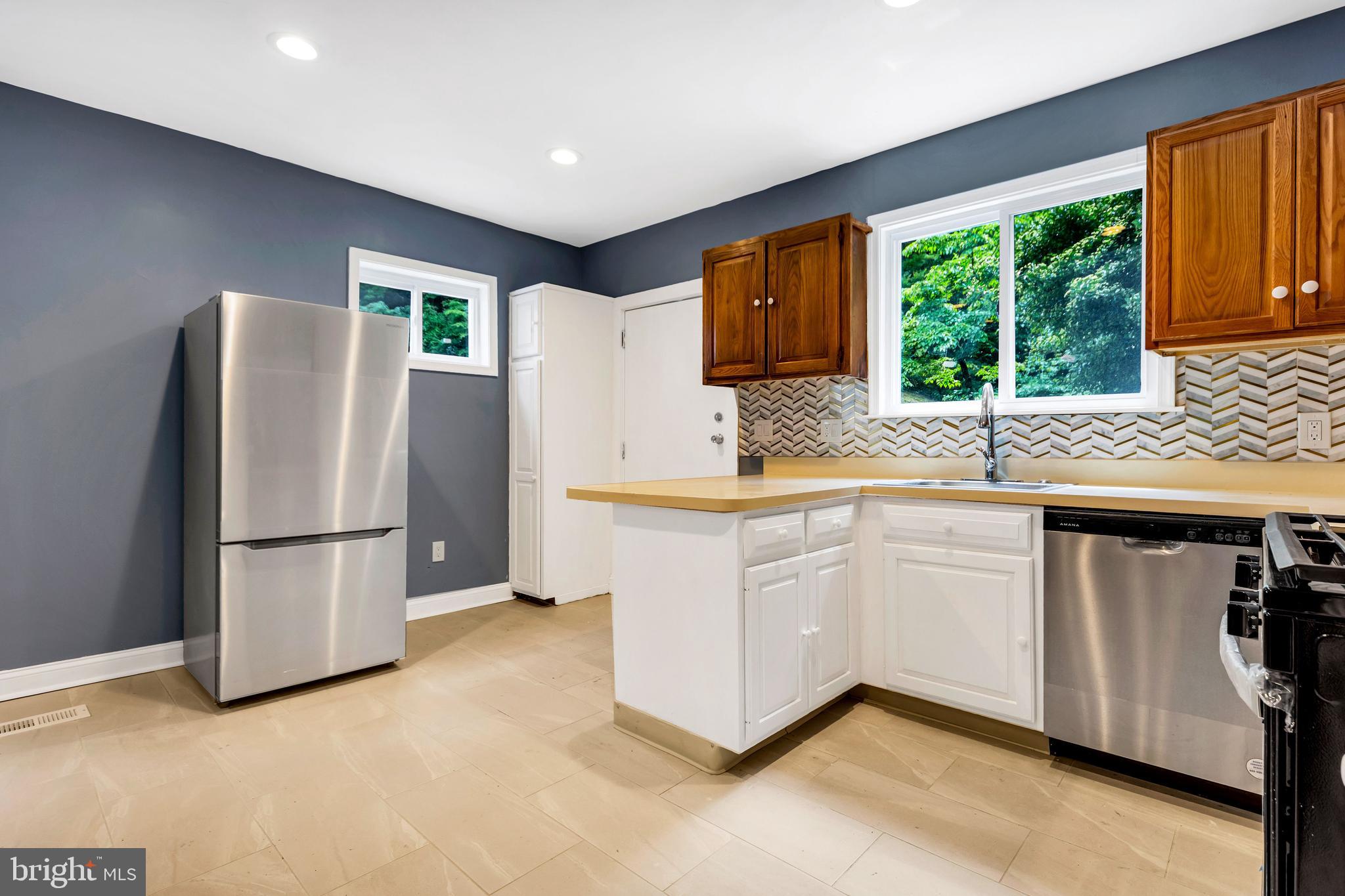 LANSDOWNE PARK - Residential