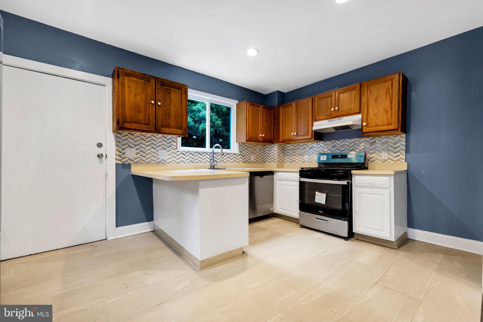 LANSDOWNE PARK - Residential