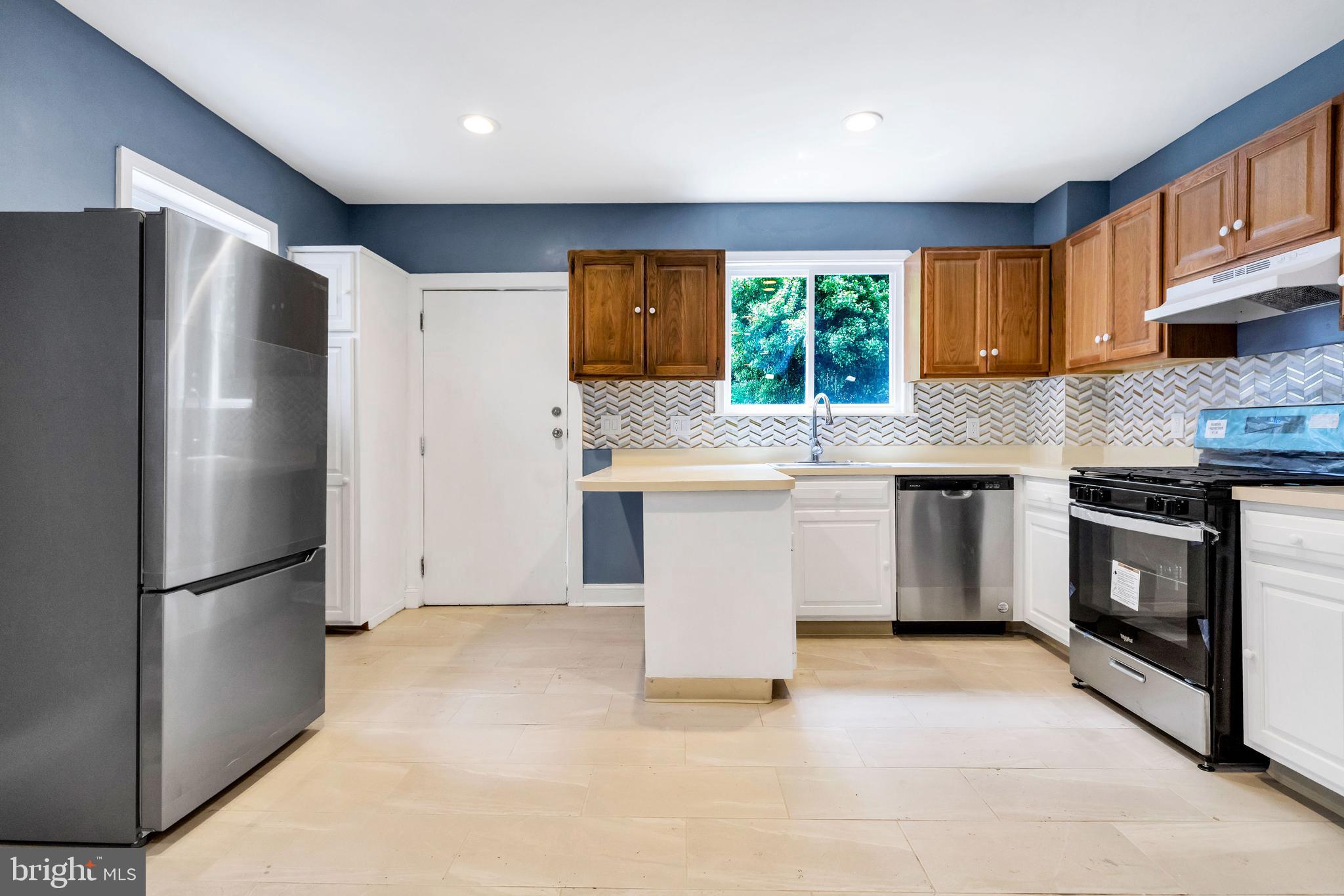 LANSDOWNE PARK - Residential