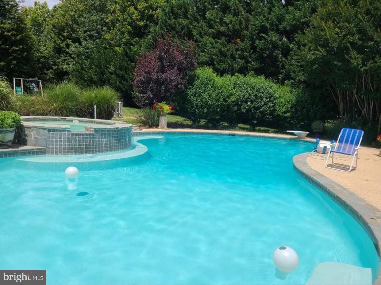 WILLOW CHASE - Residential