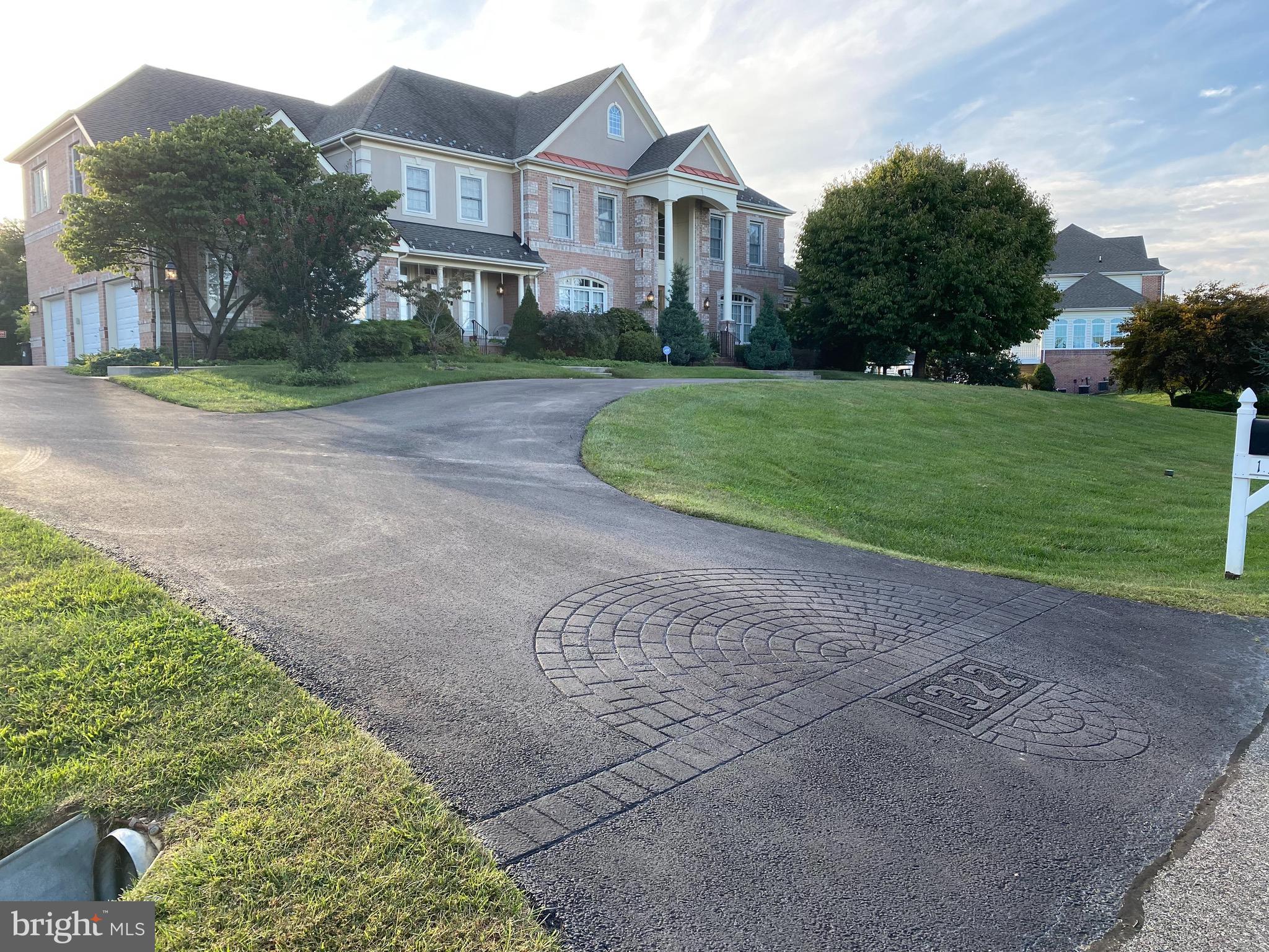 WILLOW CHASE - Residential