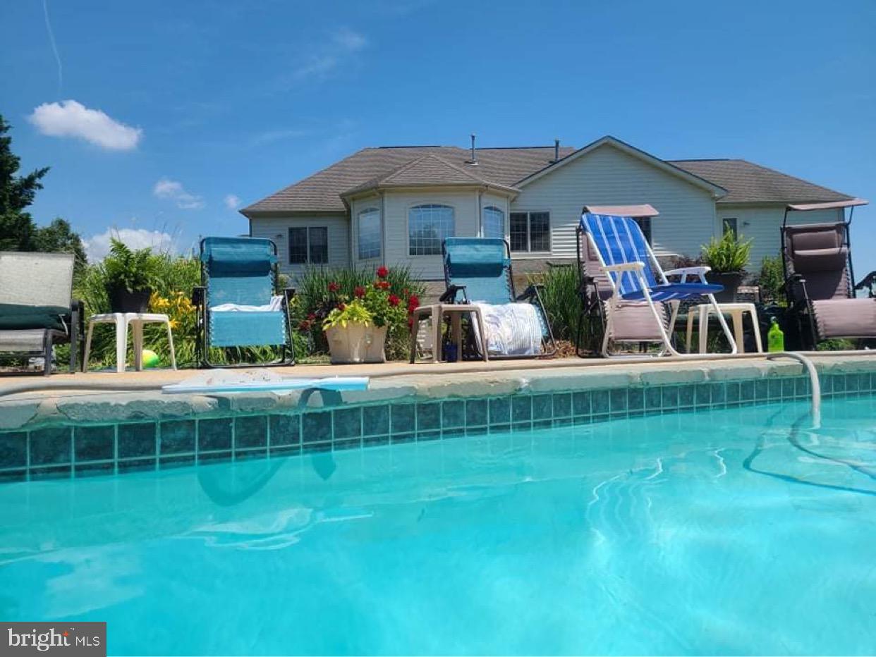 WILLOW CHASE - Residential