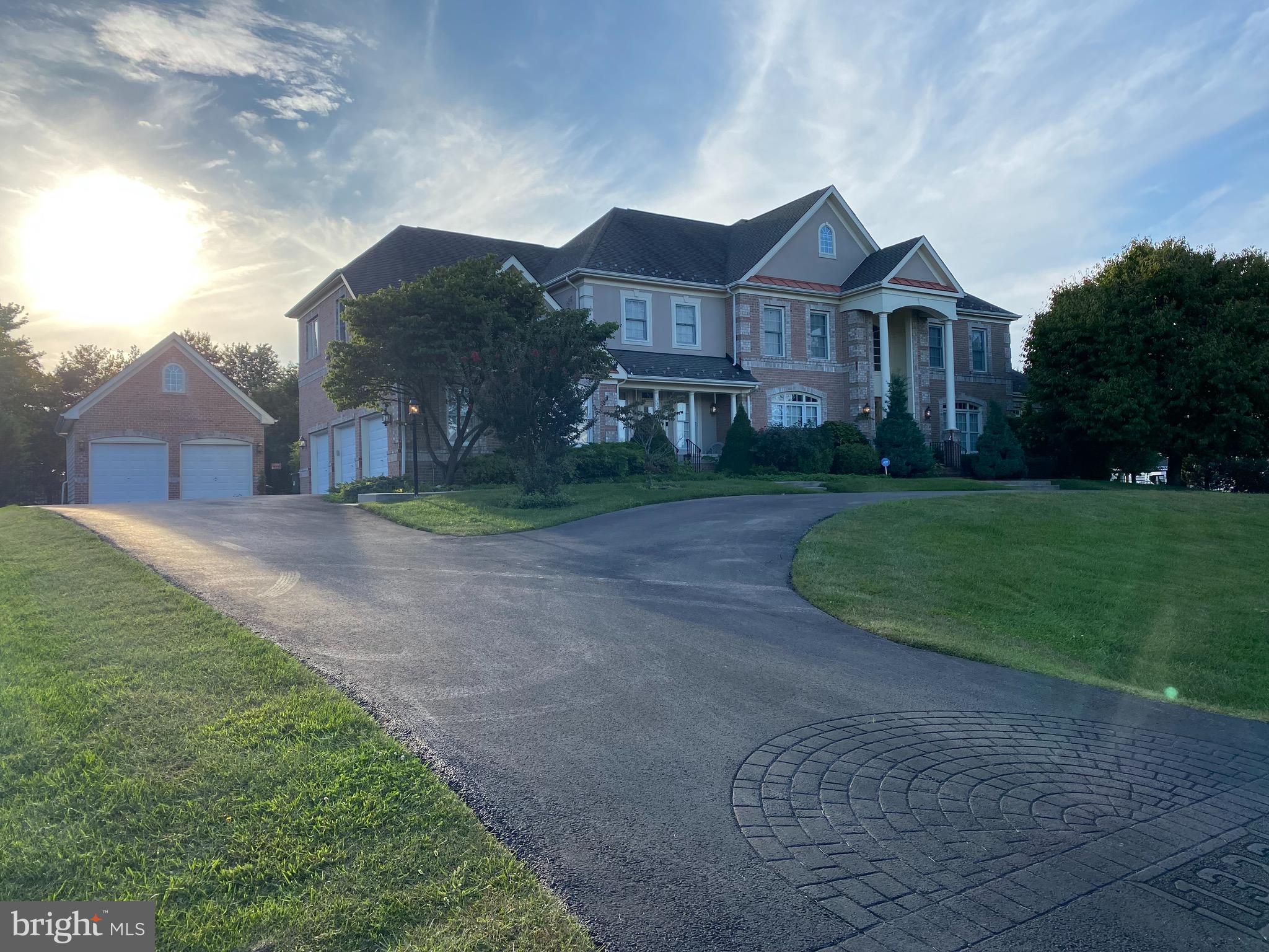 WILLOW CHASE - Residential