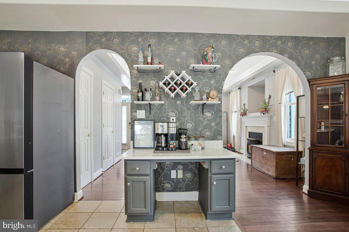 WOODLAND BEACH - Residential