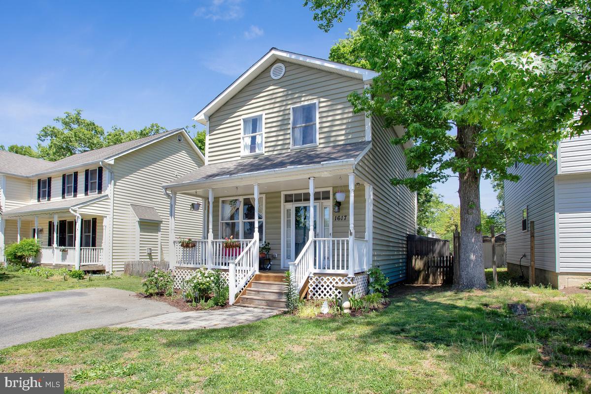 WOODLAND BEACH - Residential