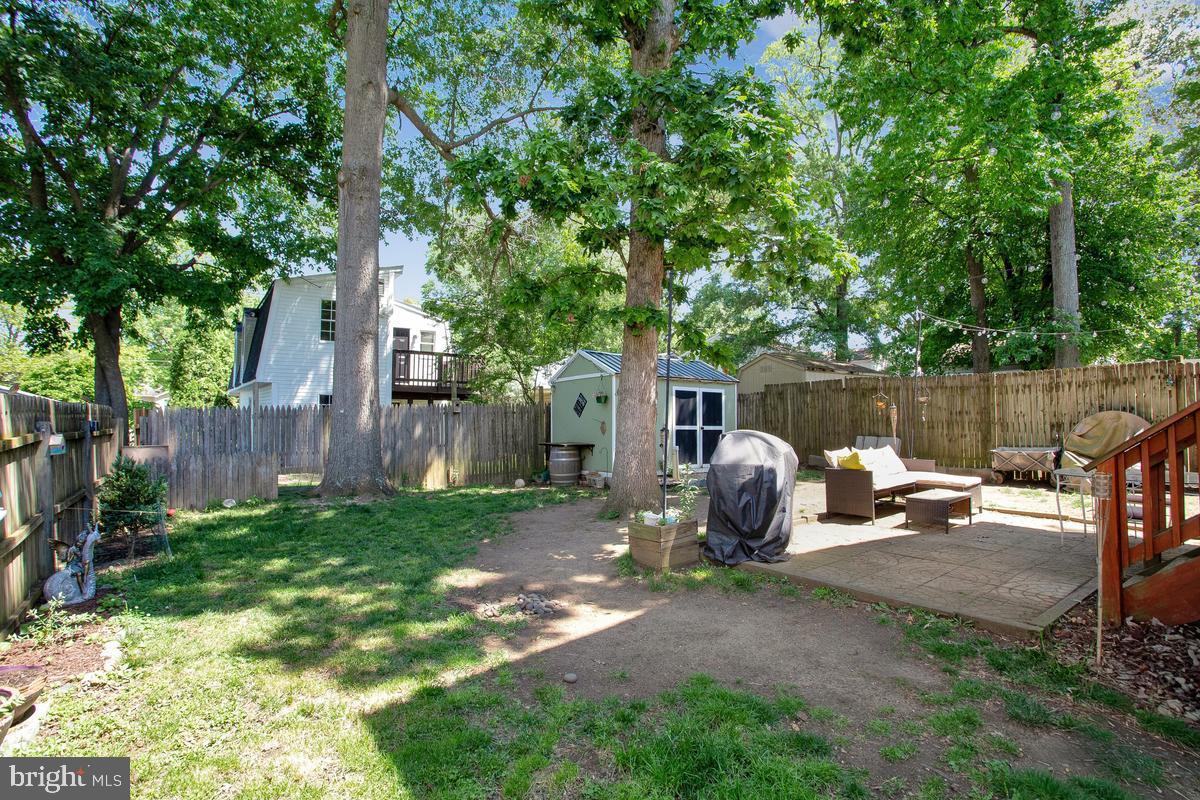 WOODLAND BEACH - Residential