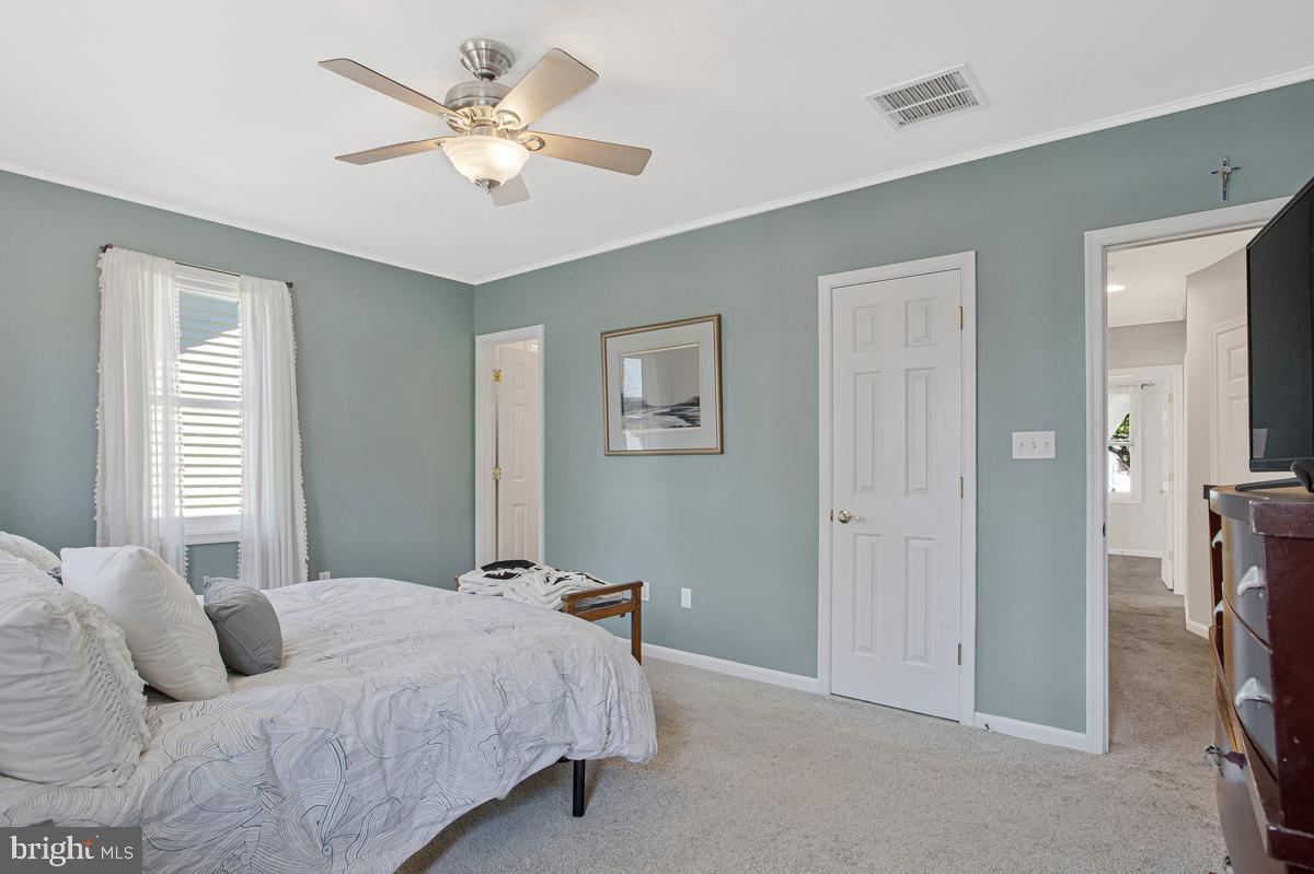WOODLAND BEACH - Residential
