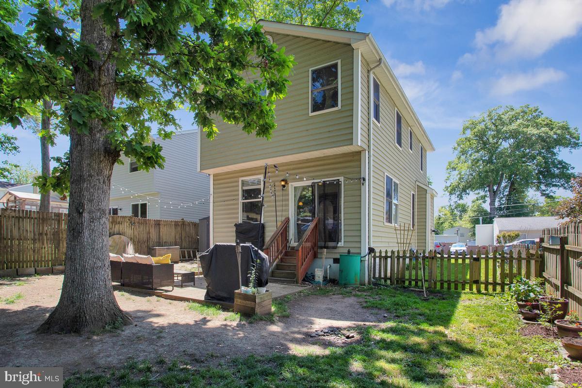 WOODLAND BEACH - Residential