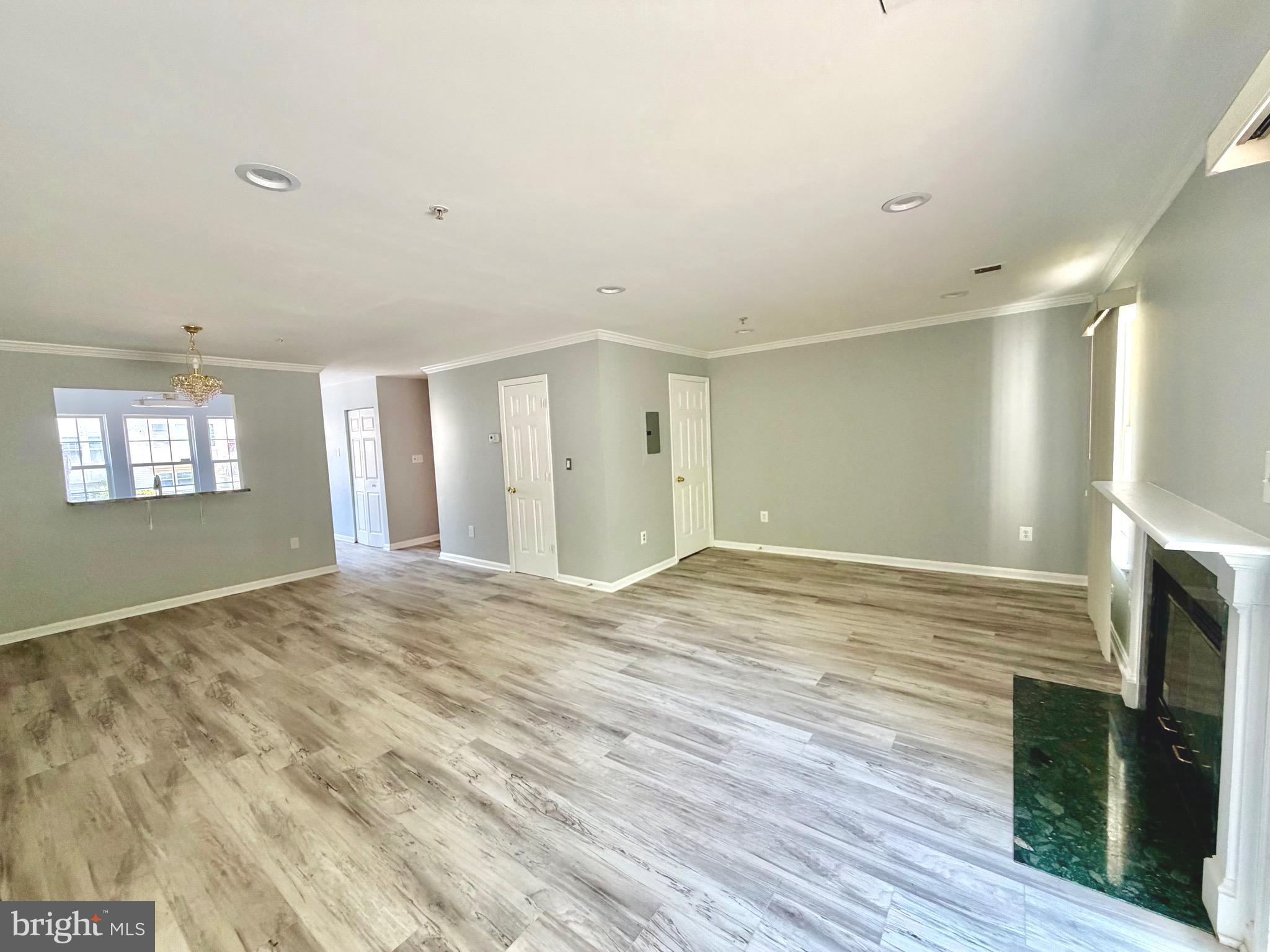 APPLEGATE CONDO - Residential