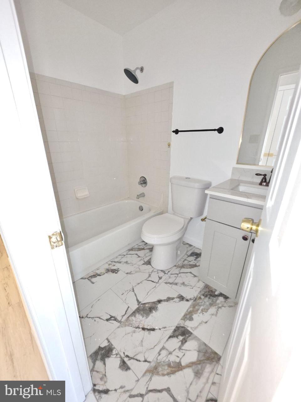 APPLEGATE CONDO - Residential