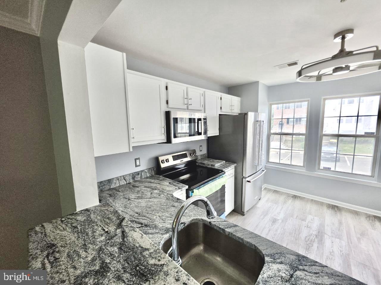 APPLEGATE CONDO - Residential