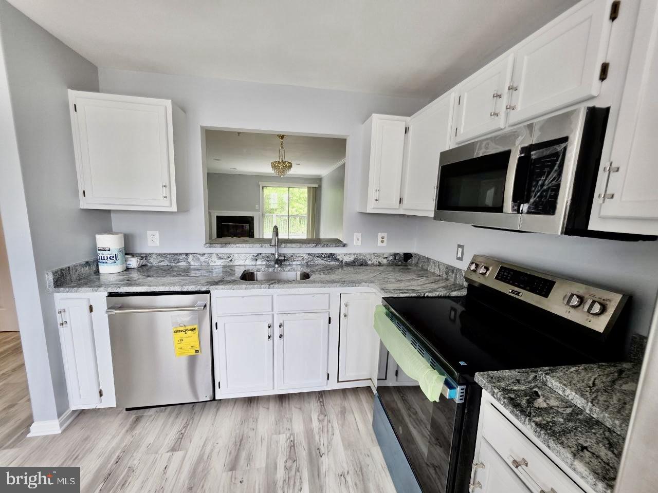 APPLEGATE CONDO - Residential