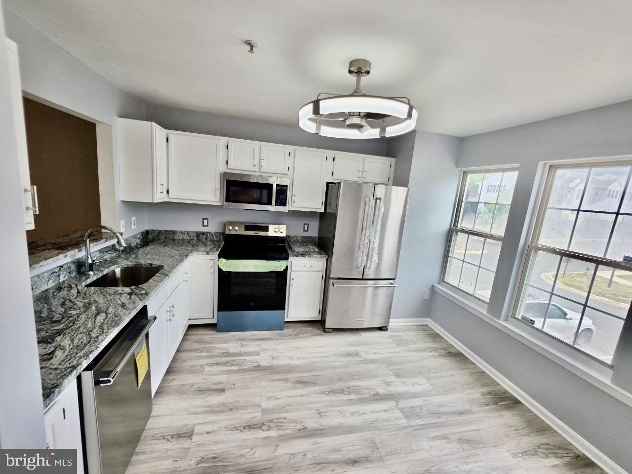 APPLEGATE CONDO - Residential