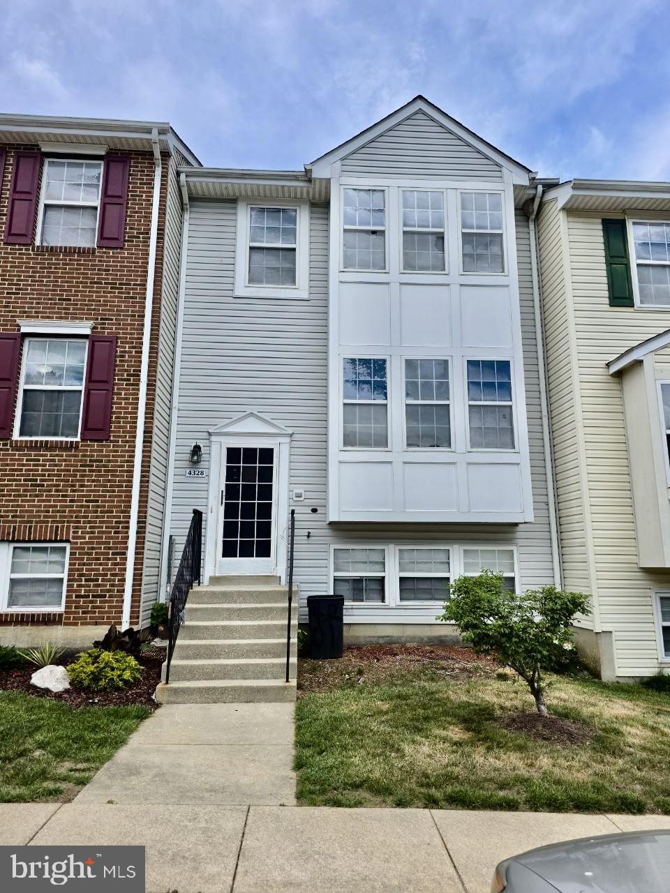 APPLEGATE CONDO - Residential