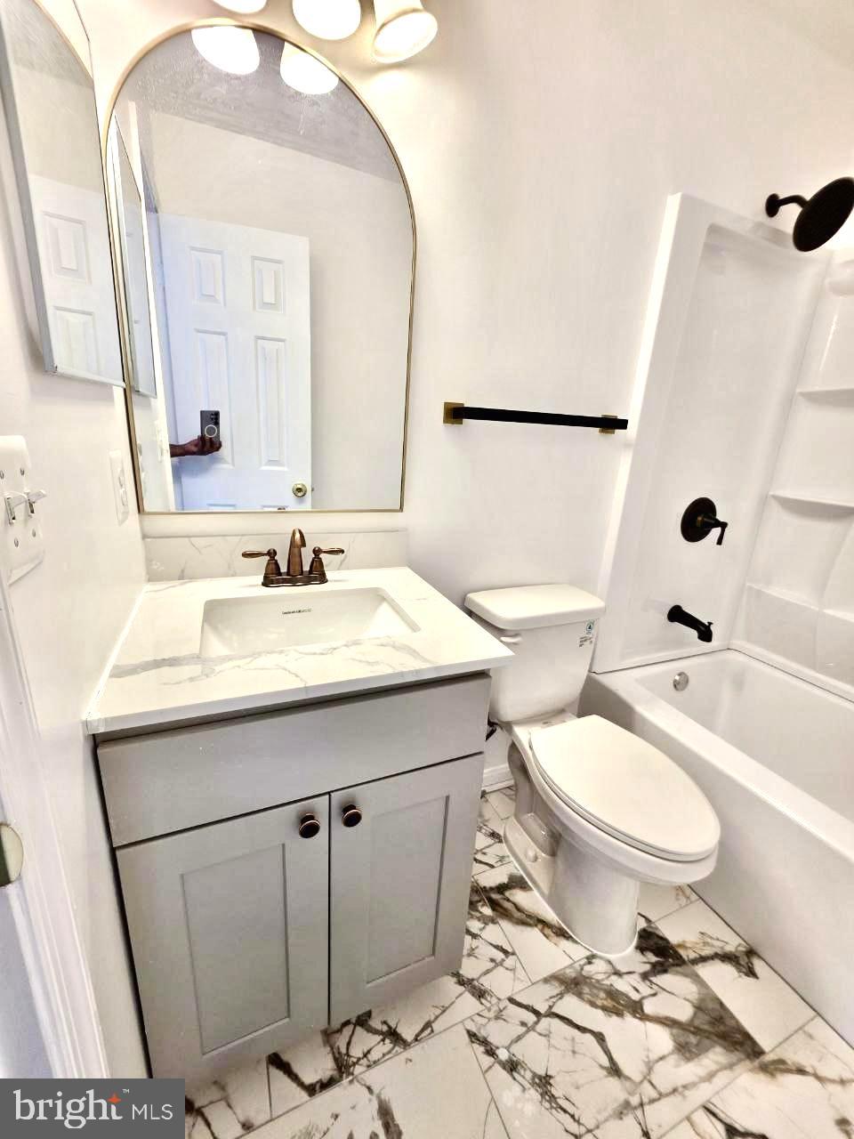 APPLEGATE CONDO - Residential