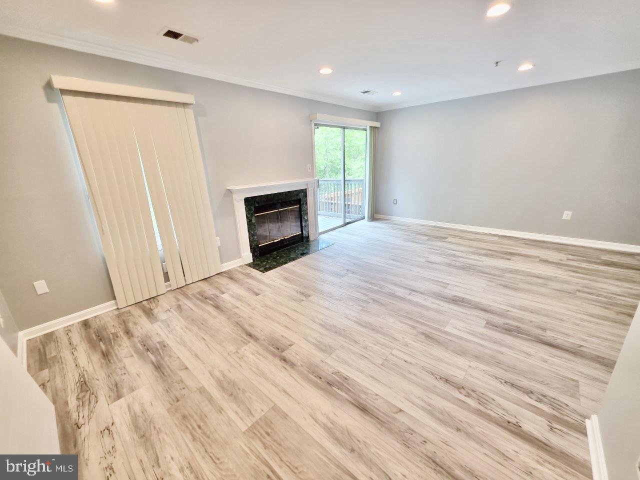 APPLEGATE CONDO - Residential