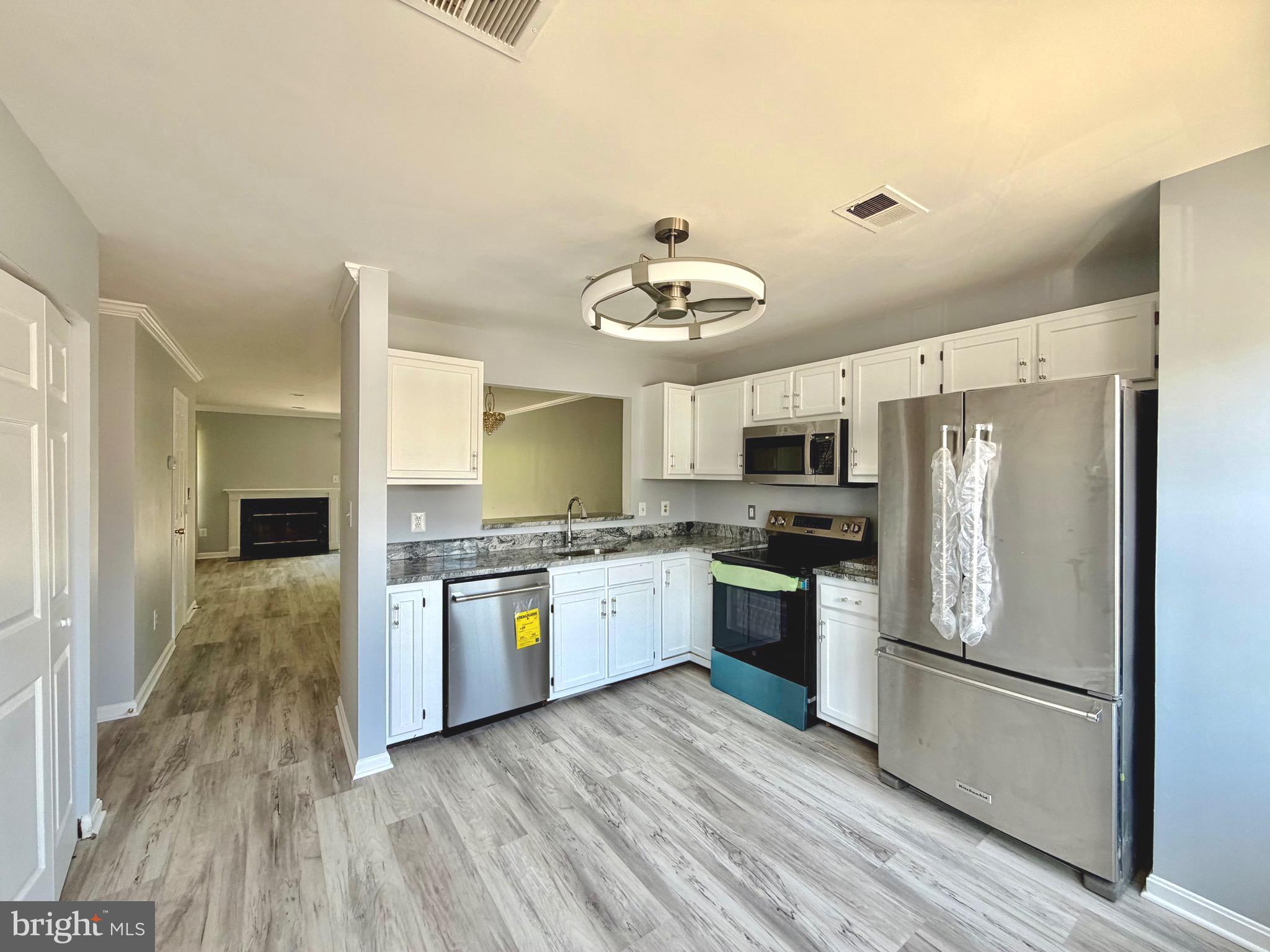APPLEGATE CONDO - Residential