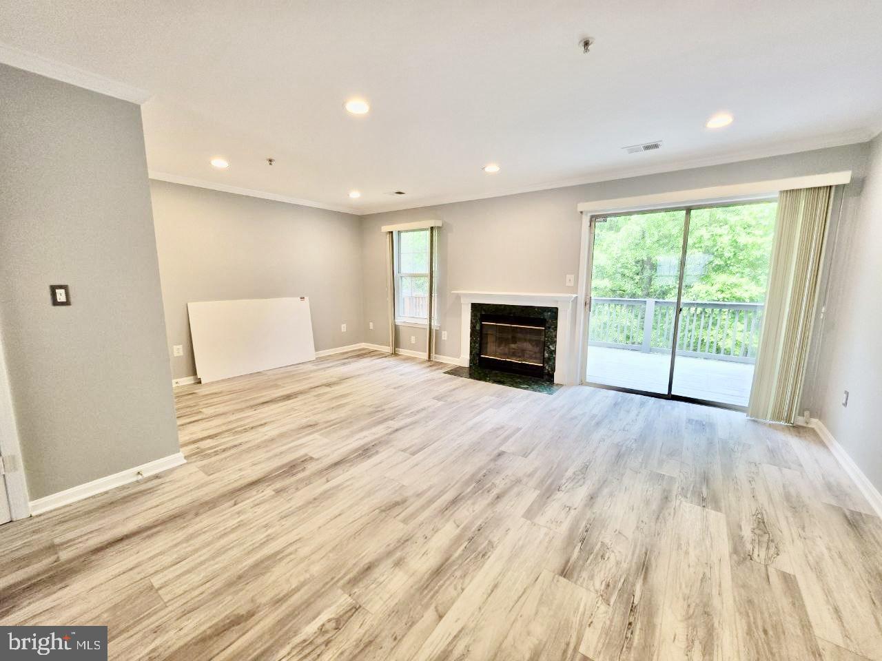 APPLEGATE CONDO - Residential