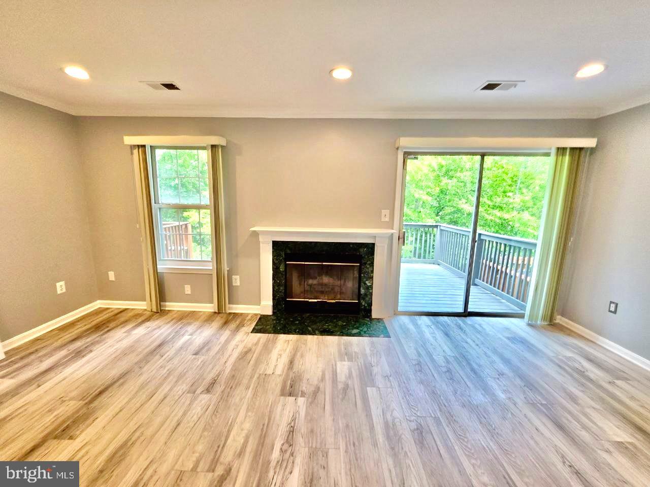 APPLEGATE CONDO - Residential
