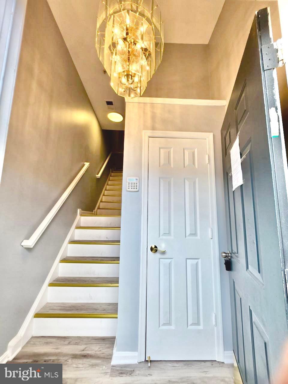 APPLEGATE CONDO - Residential