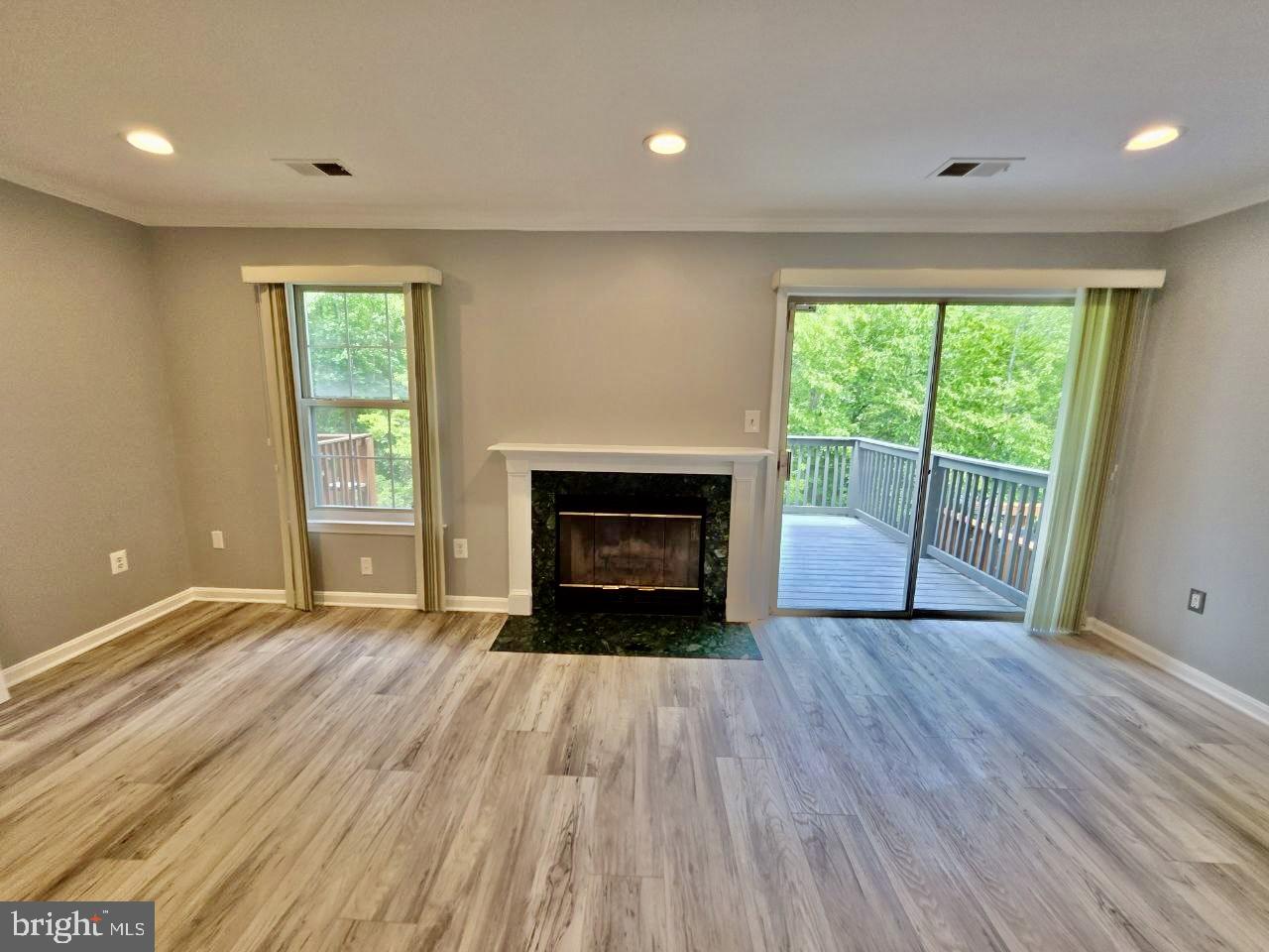 APPLEGATE CONDO - Residential