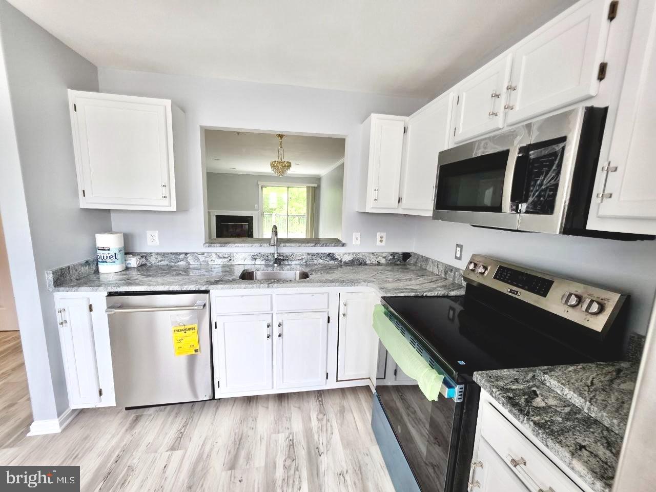 APPLEGATE CONDO - Residential