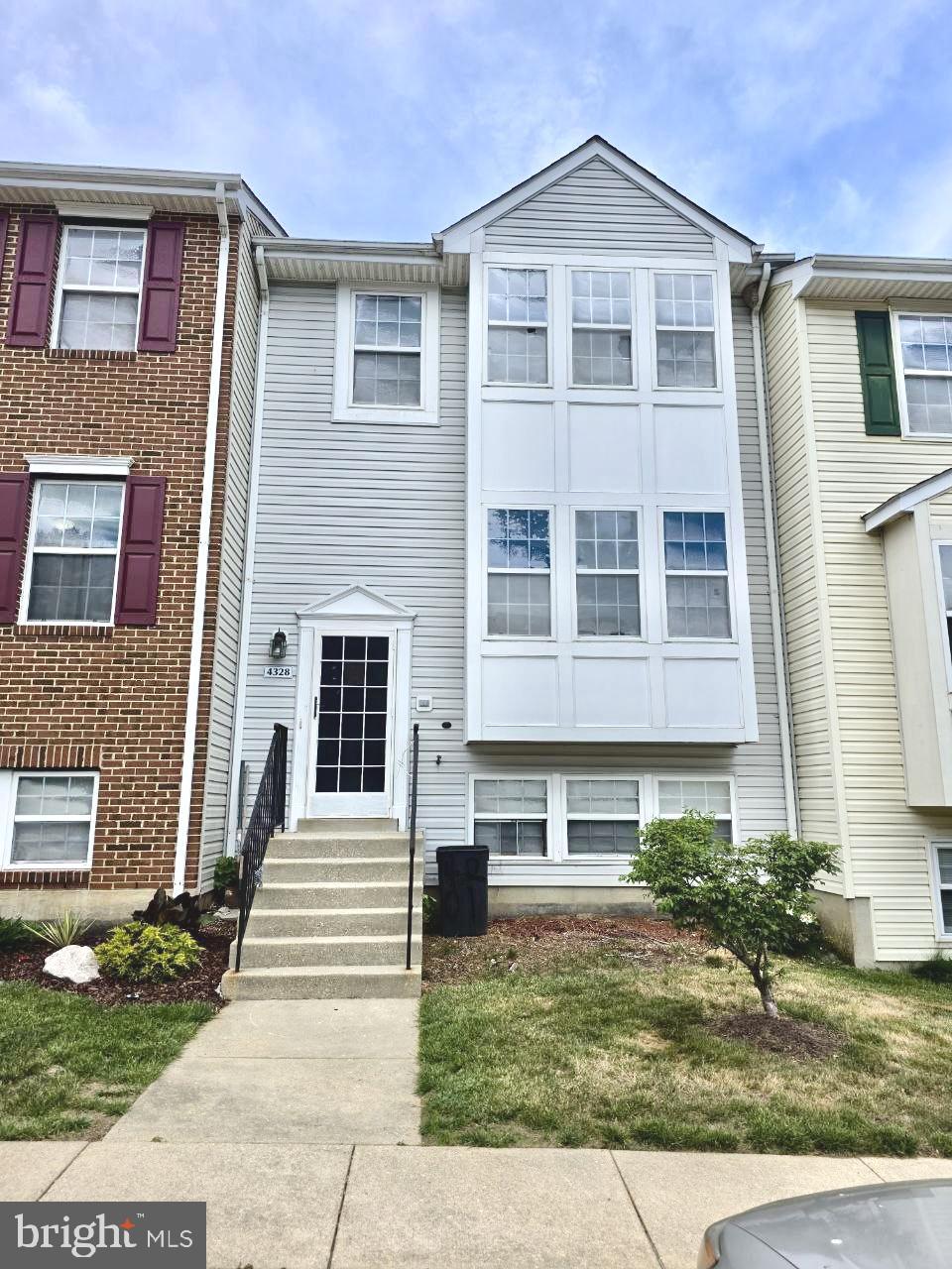 APPLEGATE CONDO - Residential