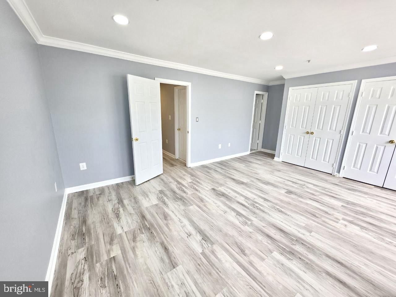 APPLEGATE CONDO - Residential