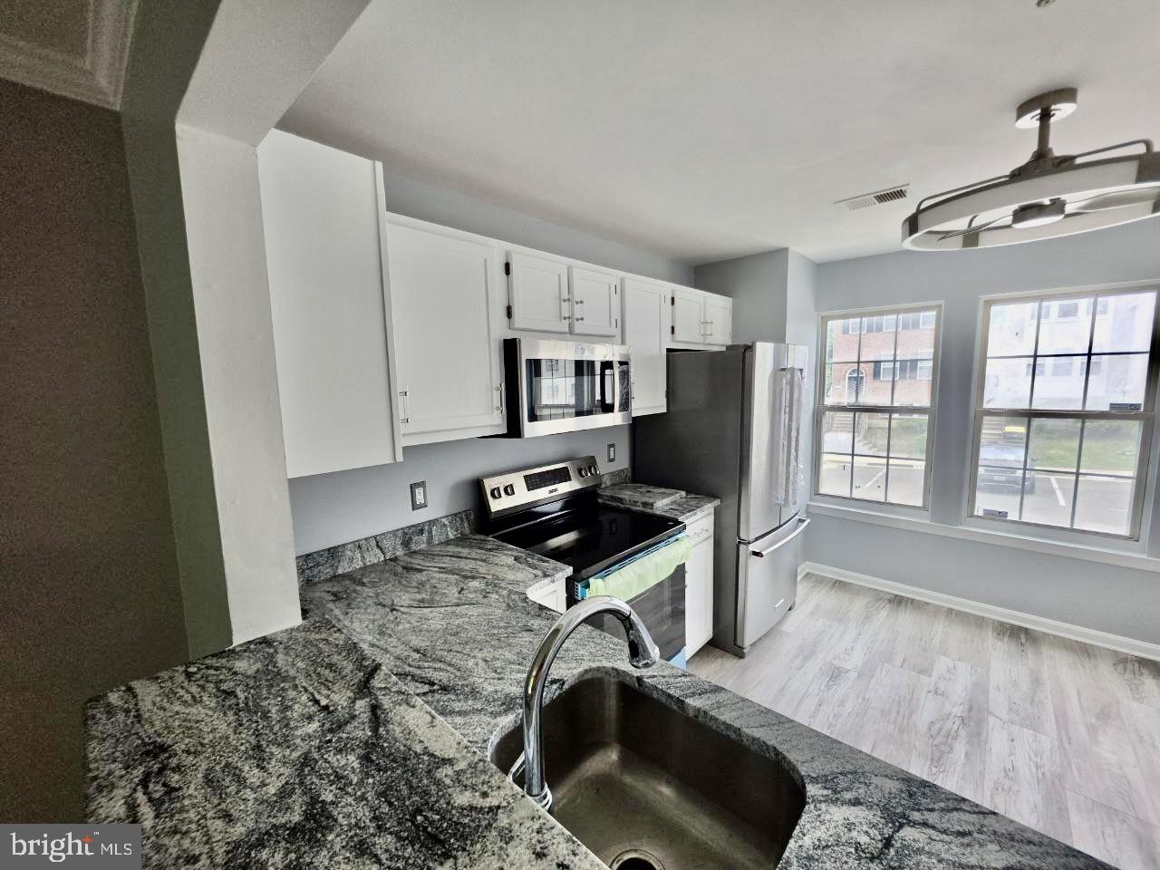 APPLEGATE CONDO - Residential