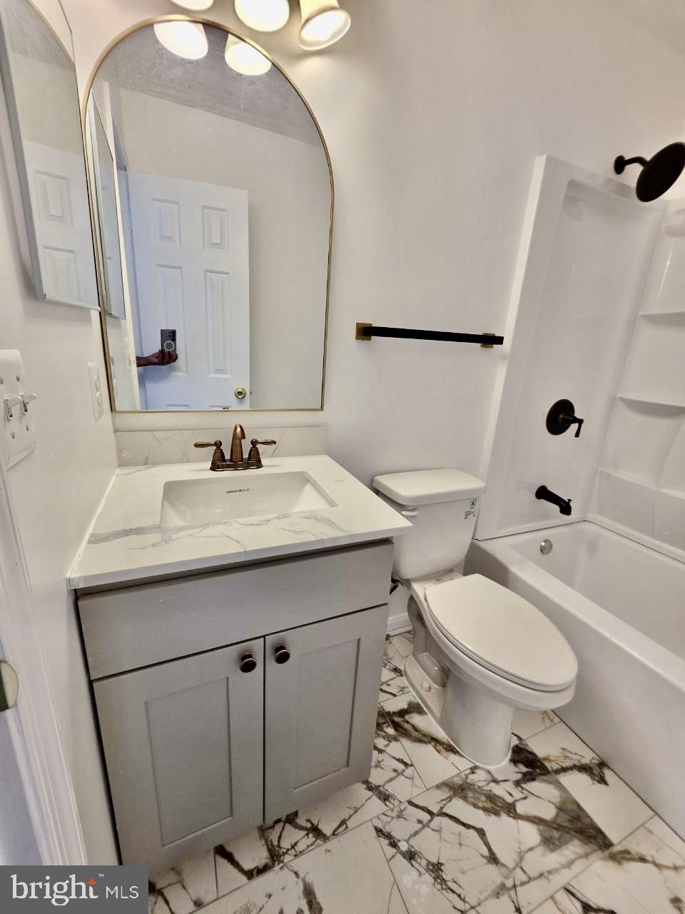 APPLEGATE CONDO - Residential