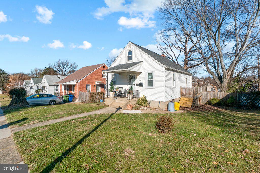 GARDENVILLE - Residential Lease