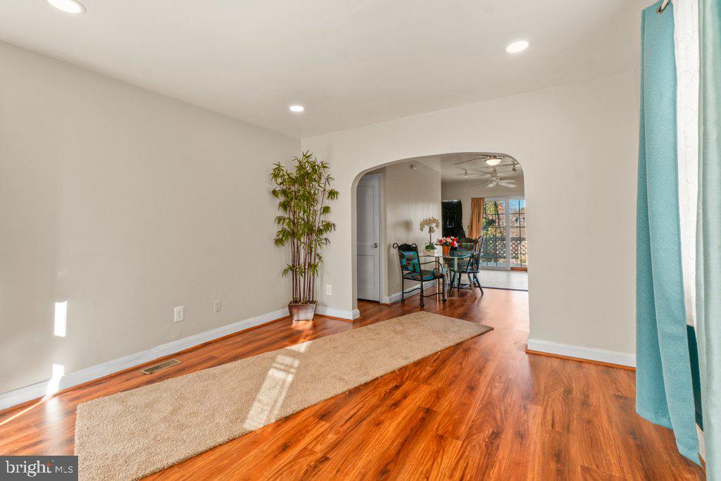 GARDENVILLE - Residential Lease