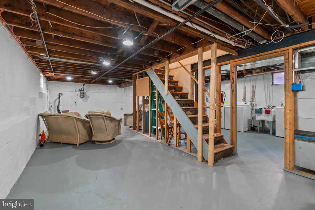 GARDENVILLE - Residential Lease