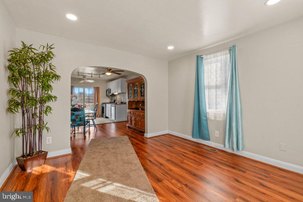 GARDENVILLE - Residential Lease