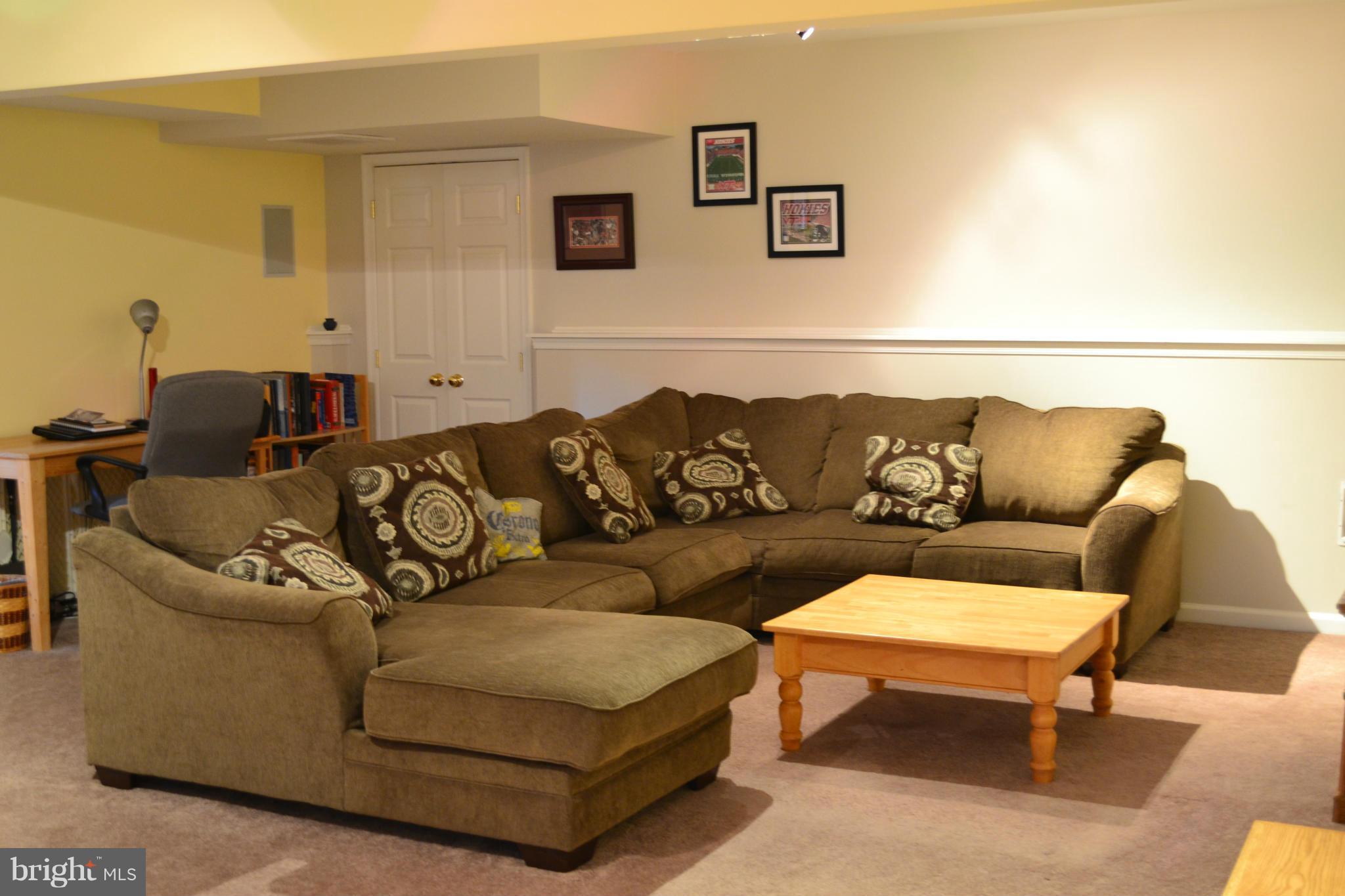 LAKE LAND - Residential