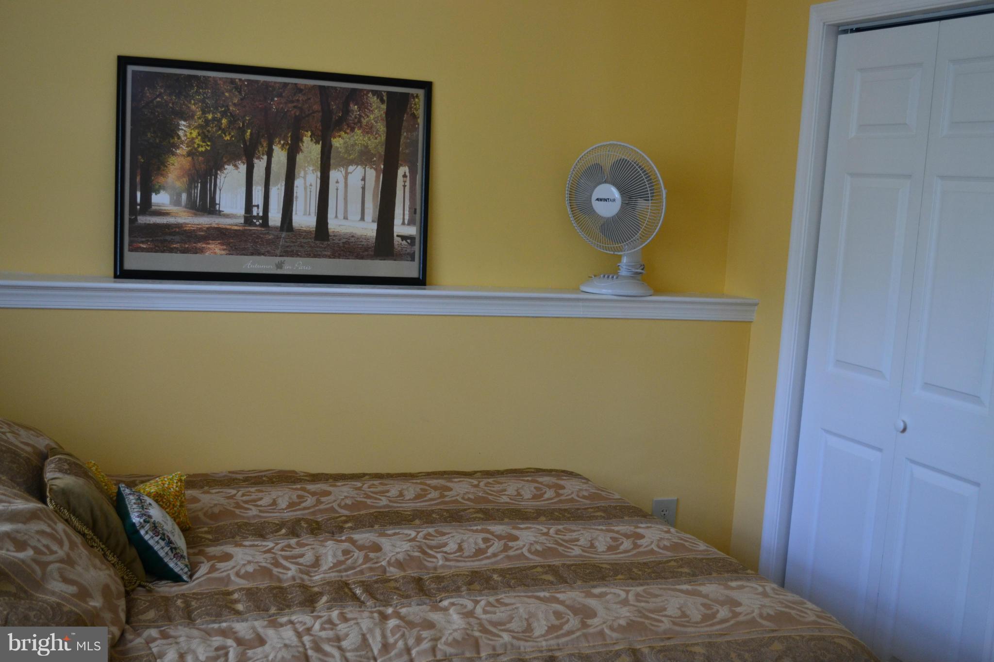 LAKE LAND - Residential