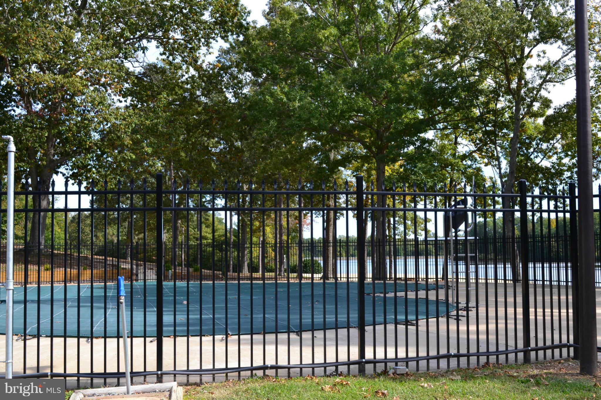 LAKE LAND - Residential