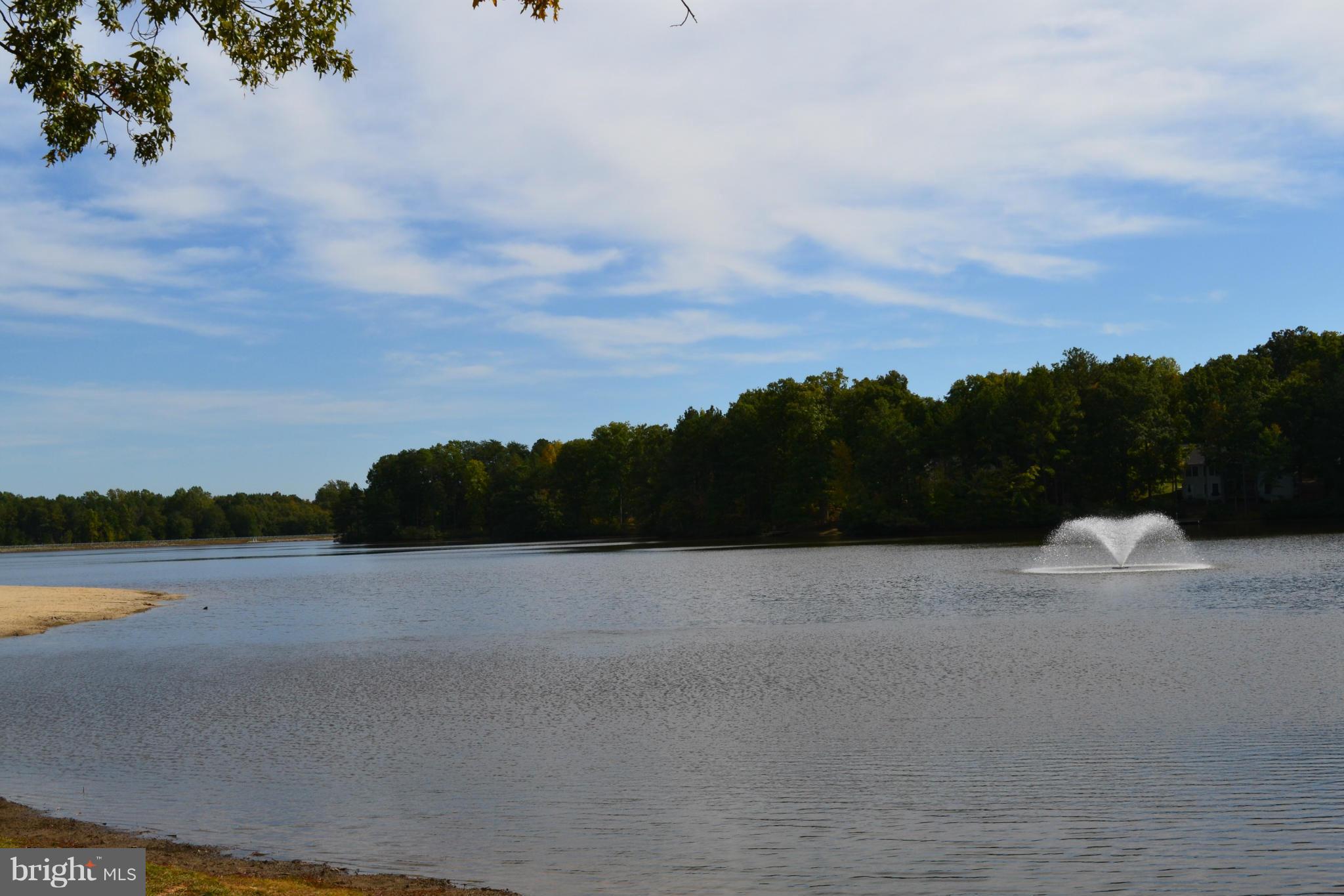 LAKE LAND - Residential