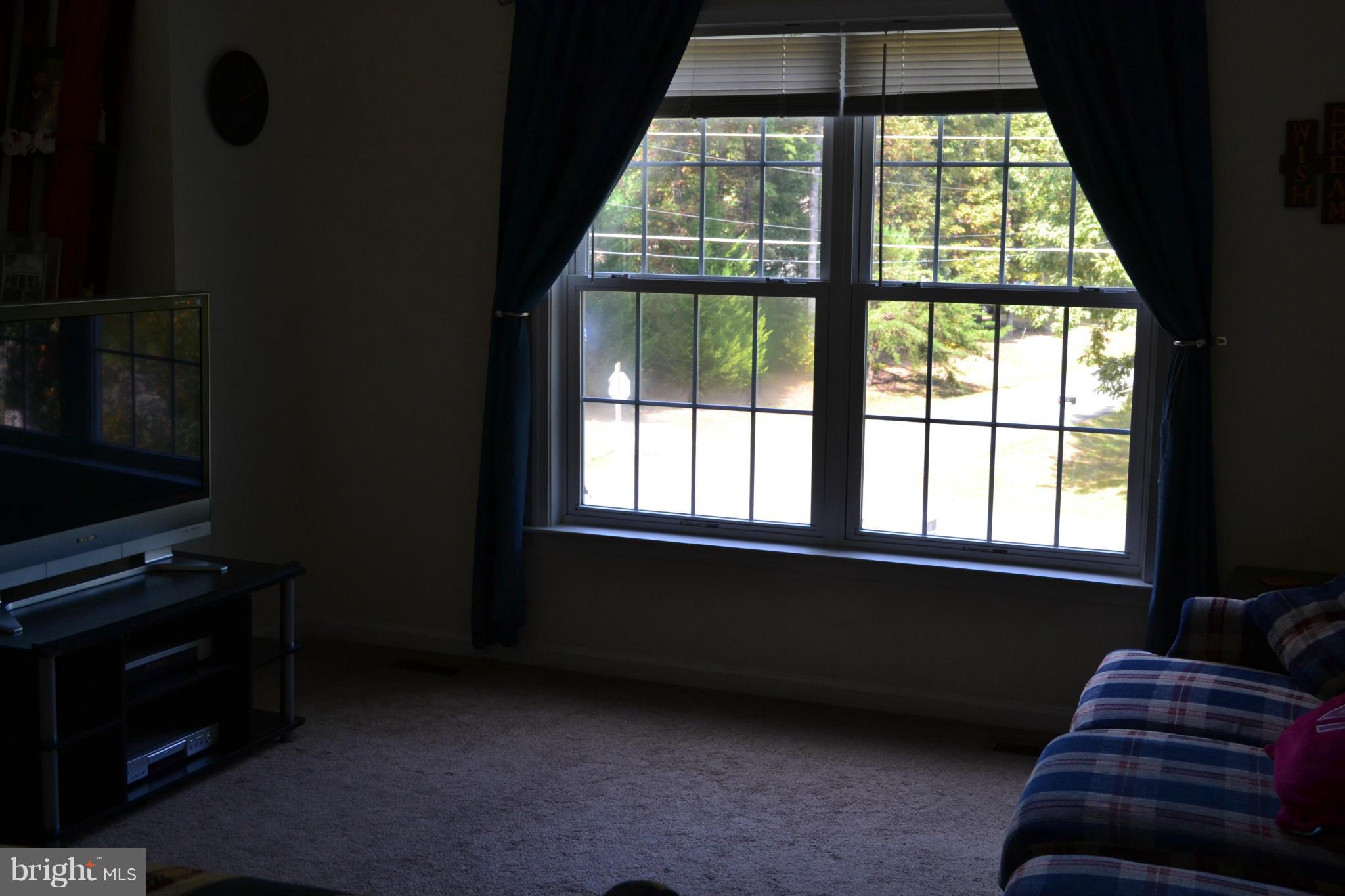 LAKE LAND - Residential