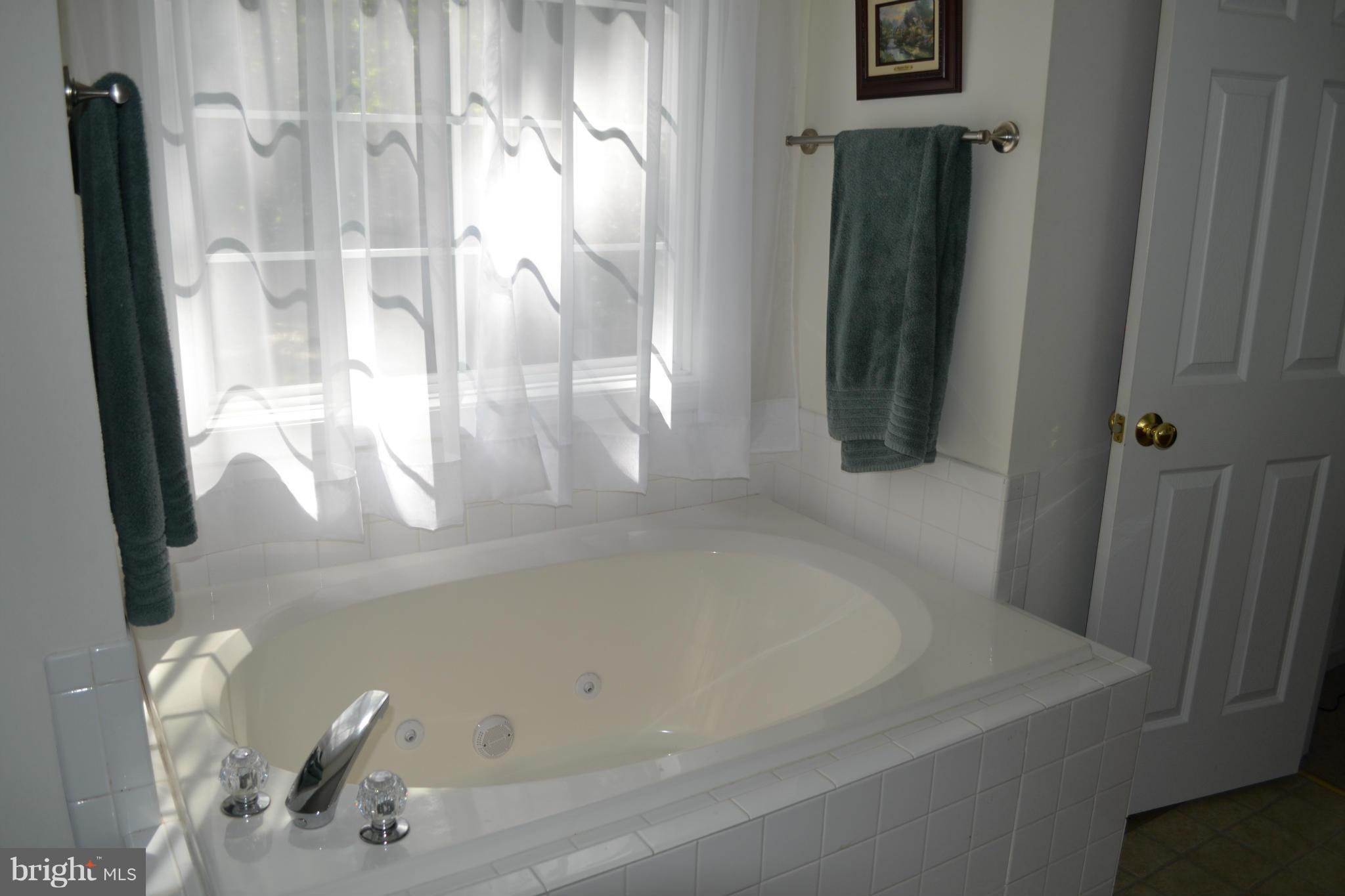 LAKE LAND - Residential